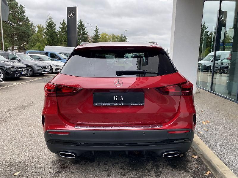Mercedes-Benz GLA (2026) GLA 200 d 4M náhradní vůz - fotka 5 z 8