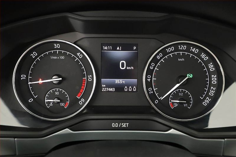 Škoda Superb (2018) 2.0 TDI, Automat, Navi - fotka 11 z 19