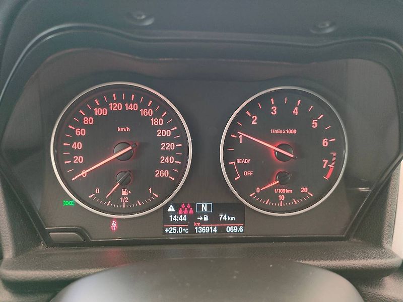 BMW Řada 2 (2017) 220i Gran Tourer (141kW/192k) - fotka 15 z 27