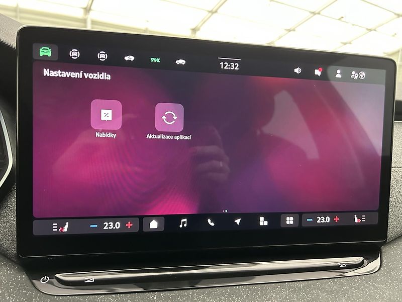 Škoda Octavia 1.5 TSI Top selection - fotka 12 z 23