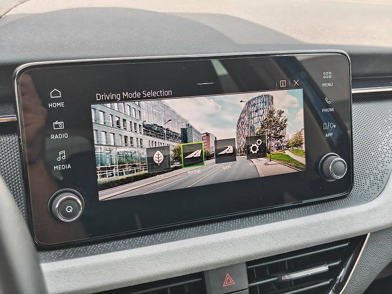 Škoda Scala Top Selection 7DSG 1,0TSI - fotka 17 z 23