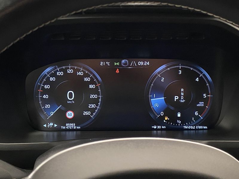 Volvo XC90 B5 AWD R-DESIGN AUT 7míst - fotka 26 z 52