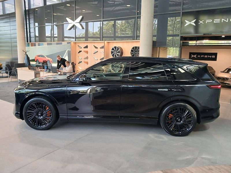 Xpeng G9 (2026) AWD Performance - 575 HP !!! - fotka 2 z 11