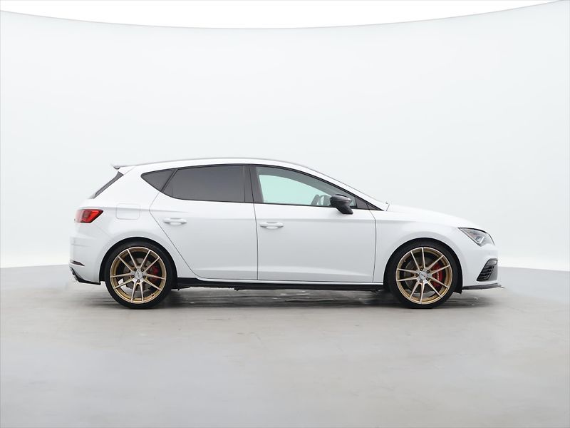 Seat Leon Cupra 2,0 TSI 221kW LED 1.Maj. - fotka 8 z 28
