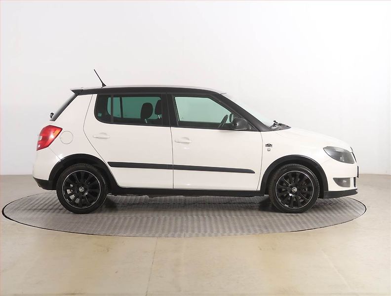 Škoda Fabia (2013) Monte Carlo 1.6 TDI, Tempomat - fotka 6 z 16