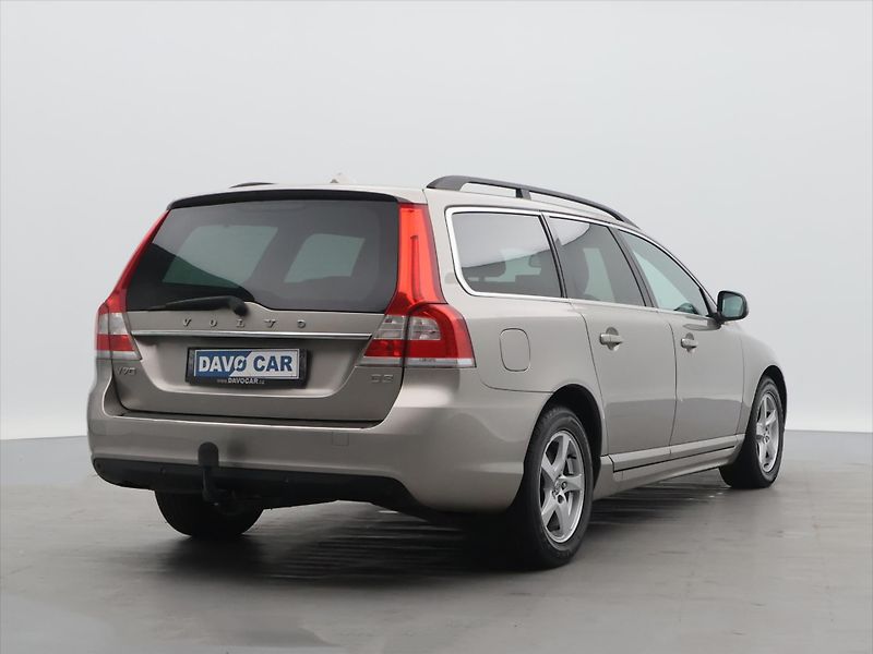 Volvo V70 2,0 D3 100kW Kinetic Dynamic D - fotka 5 z 23