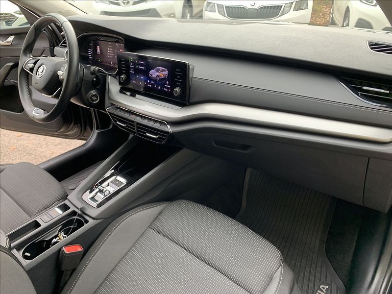 Škoda Octavia 1,5 TSI DSG 1.MAJ.,ČR,SERVISKA - fotka 17 z 21
