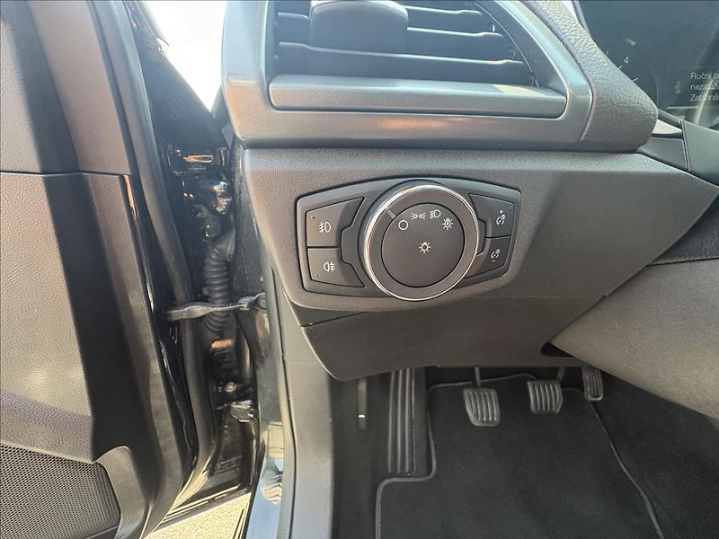 Ford Mondeo 2,0 TDCi110kW,Led,ACC,Nav,Výhř - fotka 5 z 41