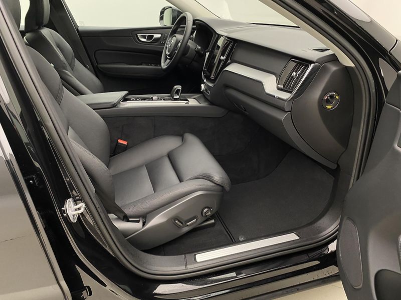 Volvo XC60 B4 AWD BRIGHT PLUS AUT - fotka 24 z 58