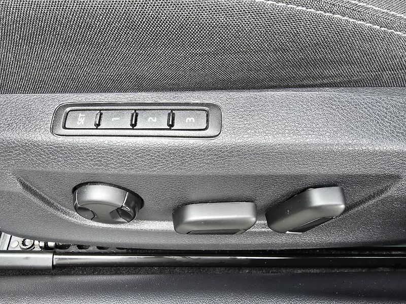 Škoda Superb 2,0TSI 200kW 4x4 DSG WEBASTO - fotka 25 z 41