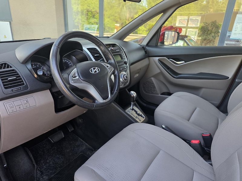 Hyundai ix20 1.6-AUTOMAT-1MAJITEL-92KW - fotka 25 z 35