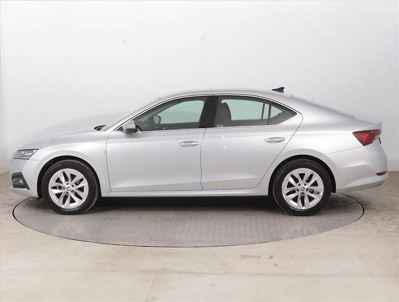 Škoda Octavia (2023) 2.0 TDI - fotka 3 z 15