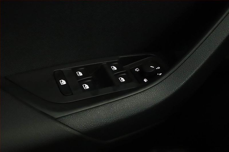 Škoda Karoq (2025) 2.0 TDI, Drive, Matrix FullLed - fotka 15 z 16