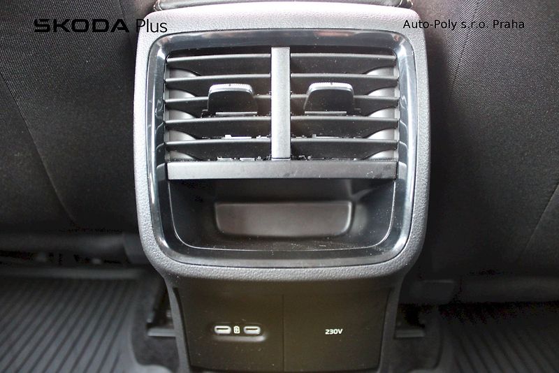 Škoda Octavia (2023) 1.5 TSI 110 kW Ambition - fotka 25 z 25