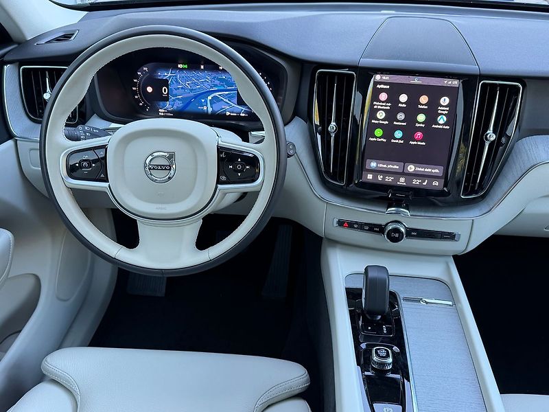Volvo XC60 B5 AWD PLUS, ACC, LIGHT PAKET - fotka 22 z 24