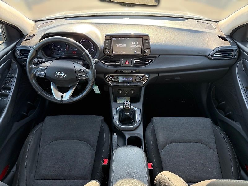 Hyundai i30 (2022) SMART 1.6CRDI 85kW CZ DPH - fotka 9 z 11