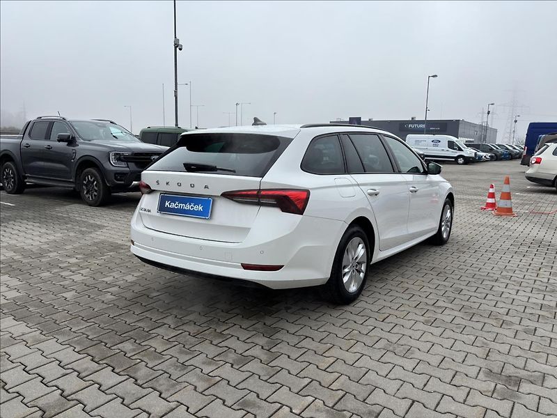 Škoda Octavia 1,5 TSI 110kW Ambition - fotka 5 z 32