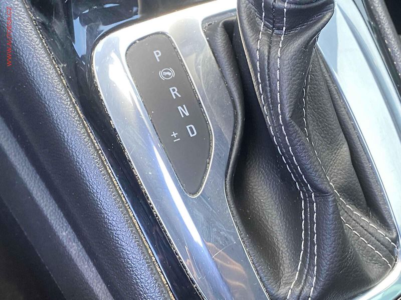 Opel Astra (2018) 1.6 CDTi SportsTourer - fotka 14 z 19