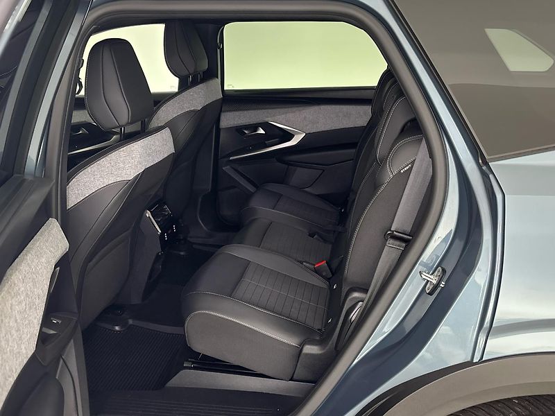 Peugeot 5008 Allure 136 e-DSC6 - fotka 8 z 30
