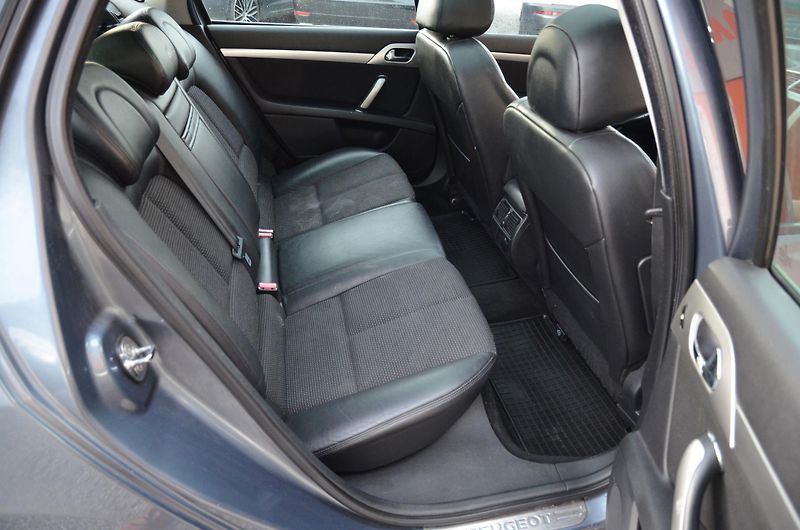 Peugeot 407 (2008) SW 2.0 HDi 100kW AT / PANORAMA - fotka 15 z 31