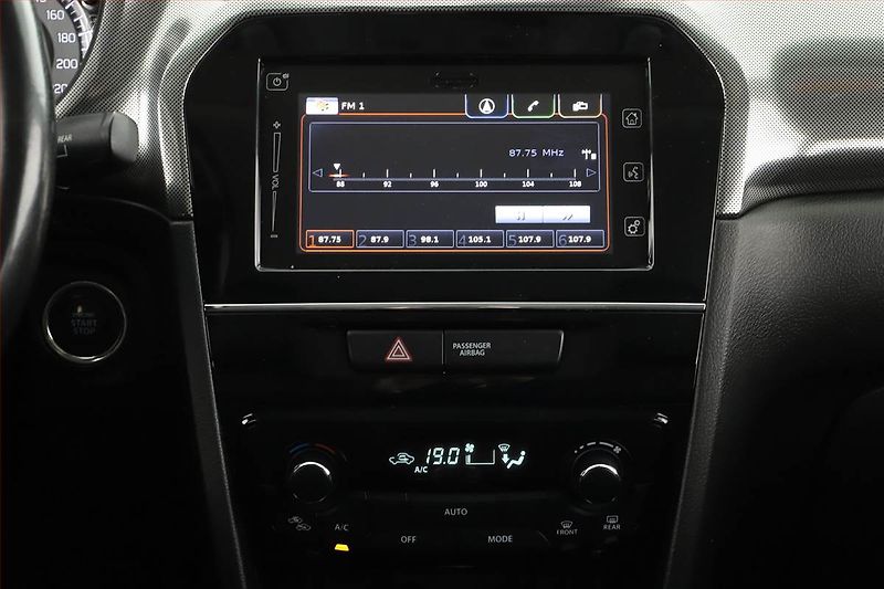 Suzuki Vitara (2023) Elegance 1.4 BoosterJet, 4X4 - fotka 9 z 14