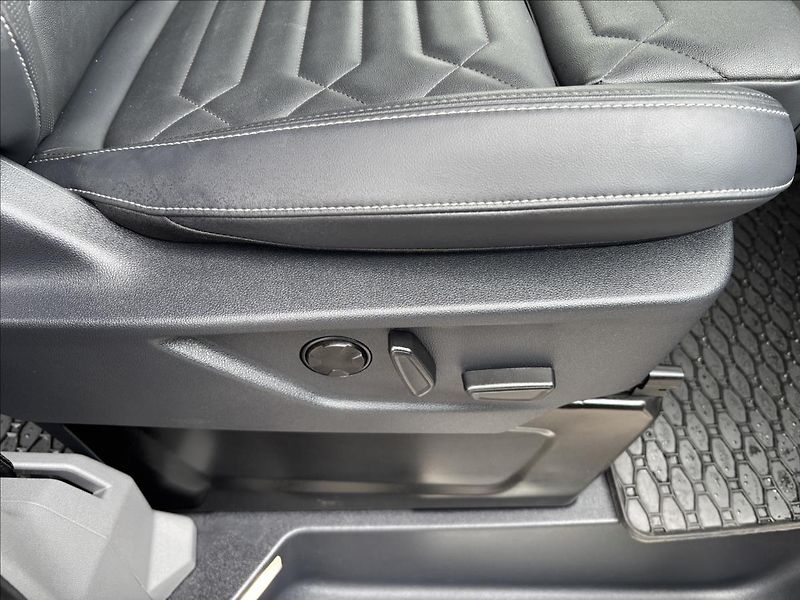 Ford Tourneo Custom 2,5 PHEV 171kW Titanium X L1 - fotka 30 z 59