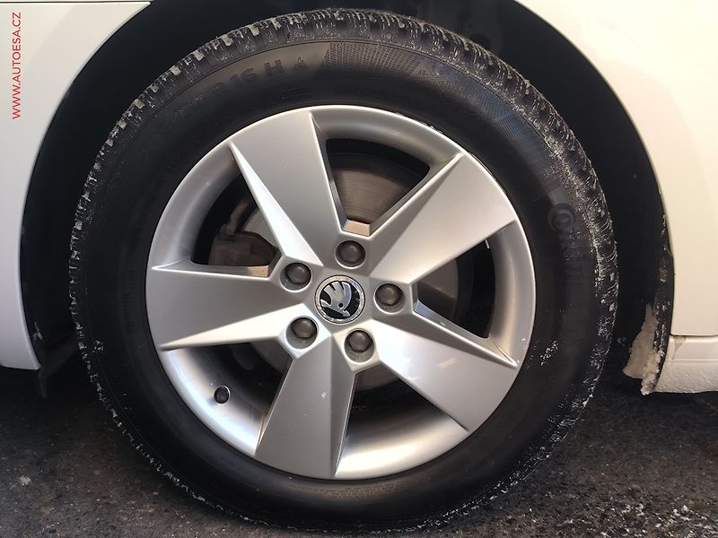Škoda Octavia (2018) 1.6 TDi, ČR, LED, navi - fotka 21 z 22