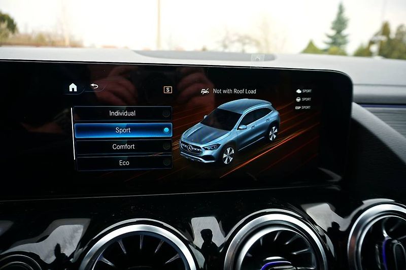 Mercedes-Benz GLA (2023) 4 MATIC 250 165 kW - fotka 41 z 54
