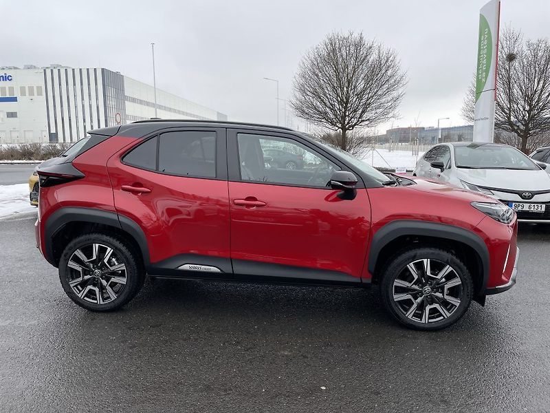 Toyota Yaris Cross 1.5 Hybrid 130k ODBĚR 10/2026 - fotka 2 z 32