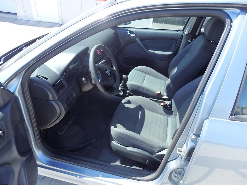 Škoda Octavia 1.6i 75 kW ZÁLOHOVÁNO - fotka 6 z 14