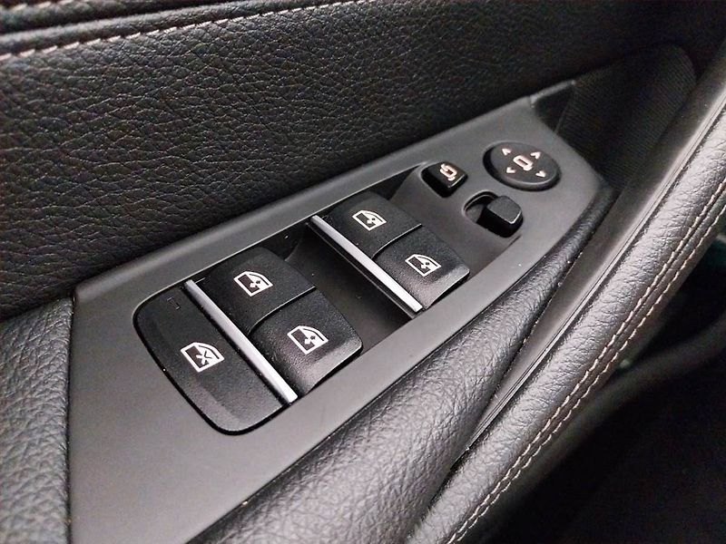 BMW Řada 5 (2023) 530d xDrive - fotka 23 z 27