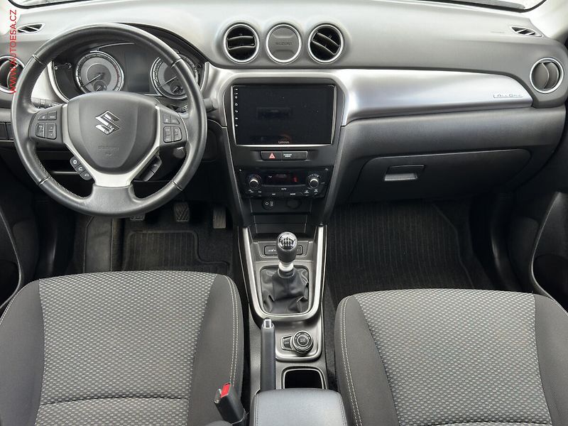 Suzuki Vitara (2022) 1.4BJet AllGrip, ČR, LED - fotka 8 z 22