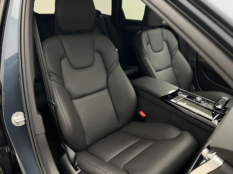 Volvo V90 T6 AWD RECHARGE CORE AUT  - fotka 20 z 47