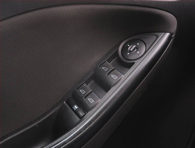 Ford Focus (2012) 1.0 EcoBoost, dobrý stav - fotka 18 z 19