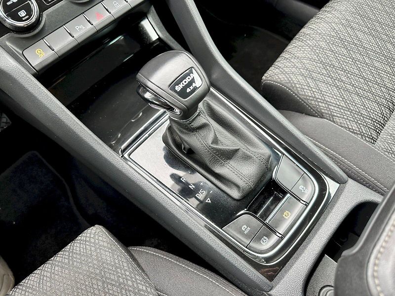 Škoda Karoq (2023) 2.0 TDI 110kW Style 4x4 DSG - fotka 21 z 27
