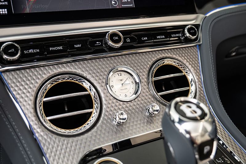 Bentley Continental GTC V8 Mulliner - fotka 13 z 24