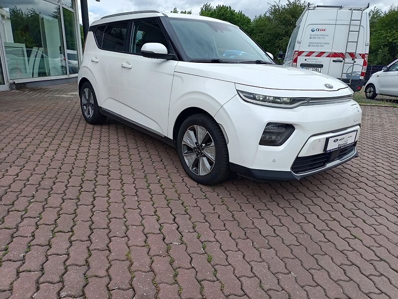Kia e-Soul (2020) 150 kw - baterie 64 kwh - fotka 2 z 16