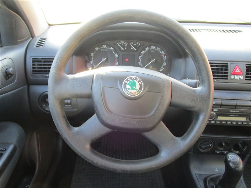 Škoda Octavia 1.6MPi 75kW Tour, klima, 2. ma - fotka 8 z 37