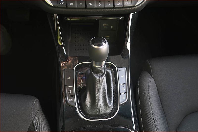 Hyundai i30 (2025) 1.0 T-GDI, Style - fotka 13 z 16