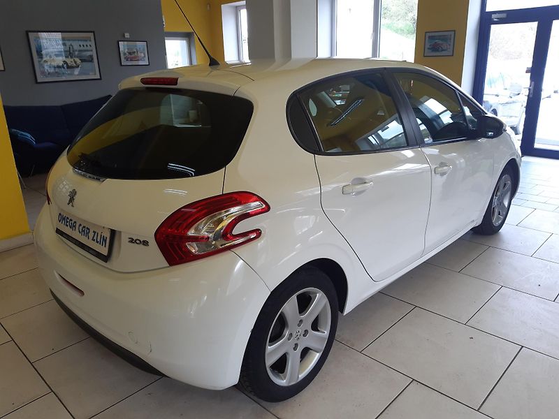 Peugeot 208 1.2 i KLIMA koup. ČR - fotka 6 z 27