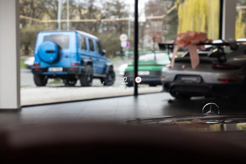 Mercedes-Benz Třídy S Maybach 4MATIC - fotka 21 z 26
