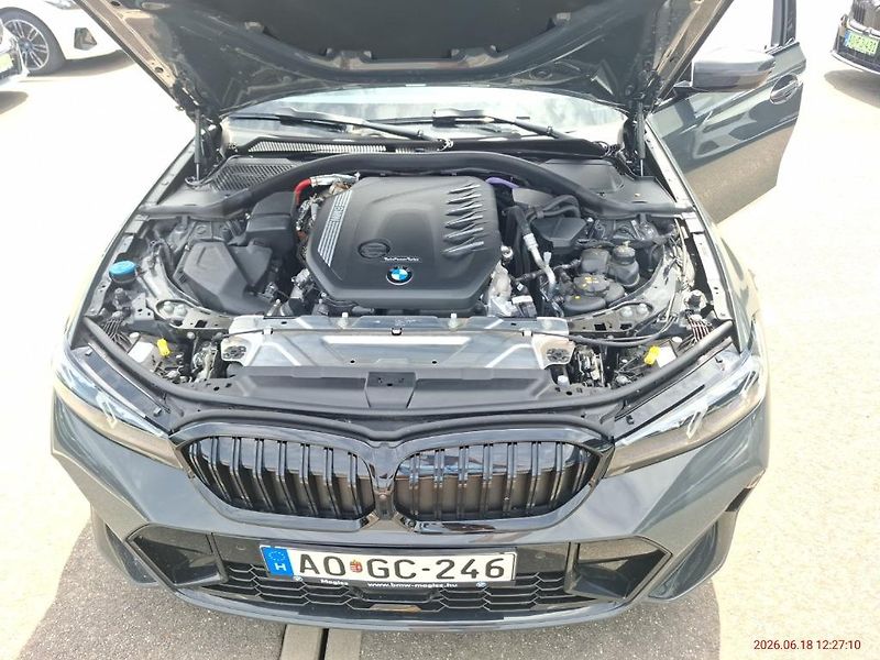 BMW Řada 3 330d xDrive Touring - fotka 21 z 22