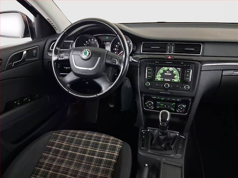 Škoda Superb (2012) Ambition 2.0 TDI, Navi, Xenony - fotka 7 z 16