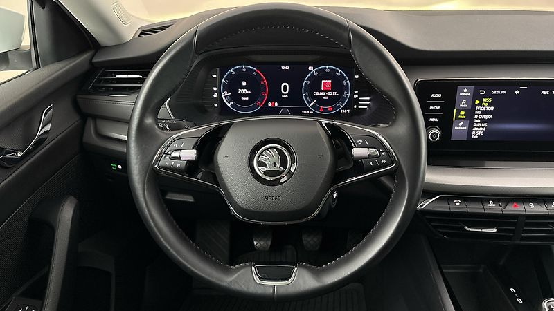 Škoda Octavia 2.0 TDI Ambition Combi - fotka 9 z 24