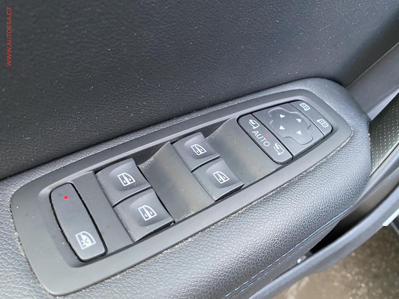 Renault Mégane (2019) 1.3 TCe, GT Line, AT, LED - fotka 13 z 19