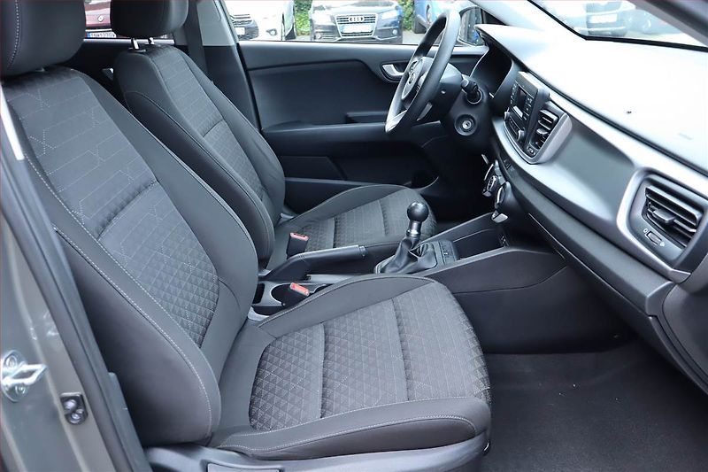 Kia Rio (2019) 1.25 CVVT, Serv.kniha - fotka 9 z 19