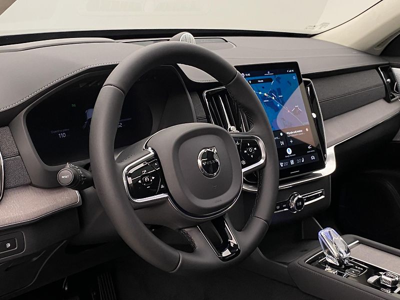 Volvo XC90 (2026) T8 AWD RECHARGE DARK ULTRA - fotka 4 z 75
