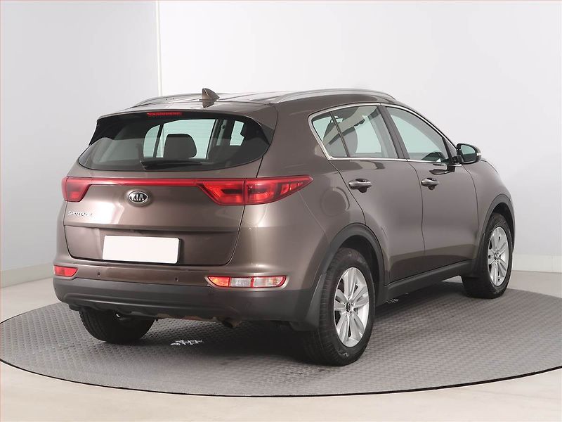 Kia Sportage (2016) 1.6 GDI, Serv.kniha, Navi - fotka 5 z 12