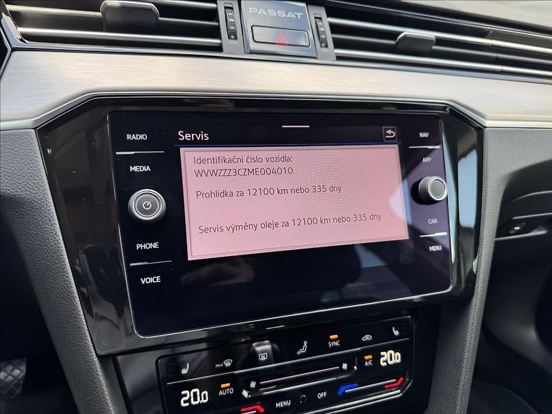 Volkswagen Passat 1,5 TSI 110kW Elegance 7DSG ČR - fotka 24 z 30