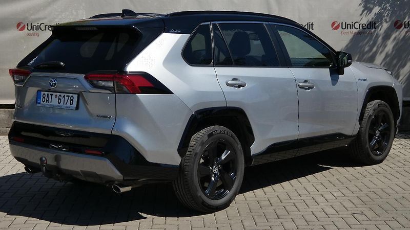 Toyota RAV4 2.5 Hybrid Selection 4WD e-CVT - fotka 3 z 24